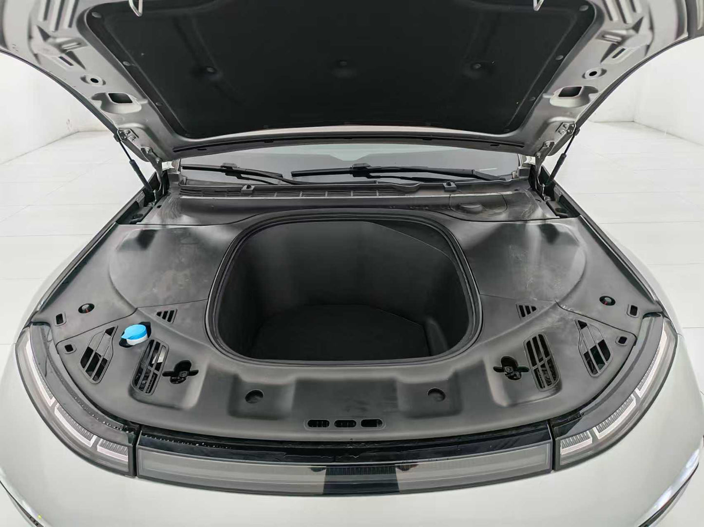 Xpeng P7 2021, car P7 480E, EW, EXW price $13,263