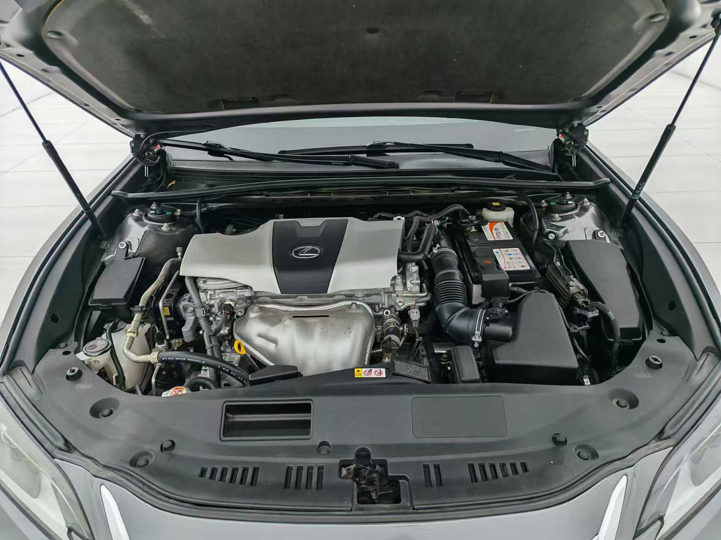 Lexus ES 2018 200 Premier Edition, National V, 2.0L emissions, EXW price: $17,898