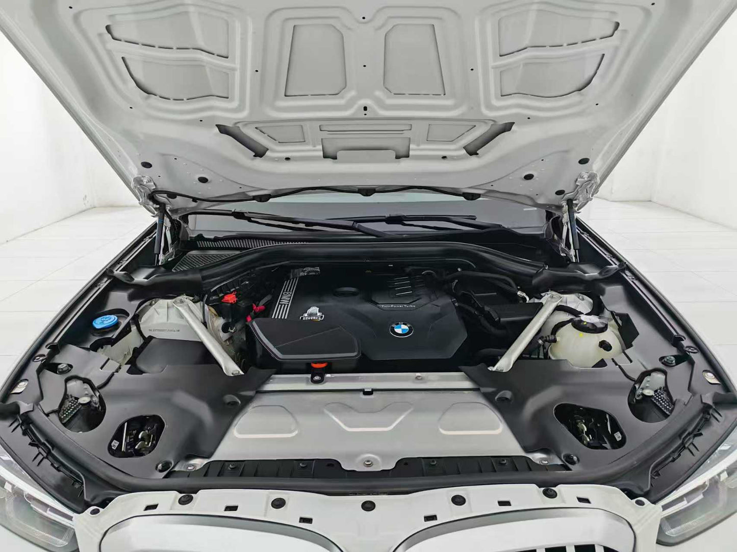 BMW X3 2022 xDrive25i M sports package, 2.0t emissions, EXW price: $26,942