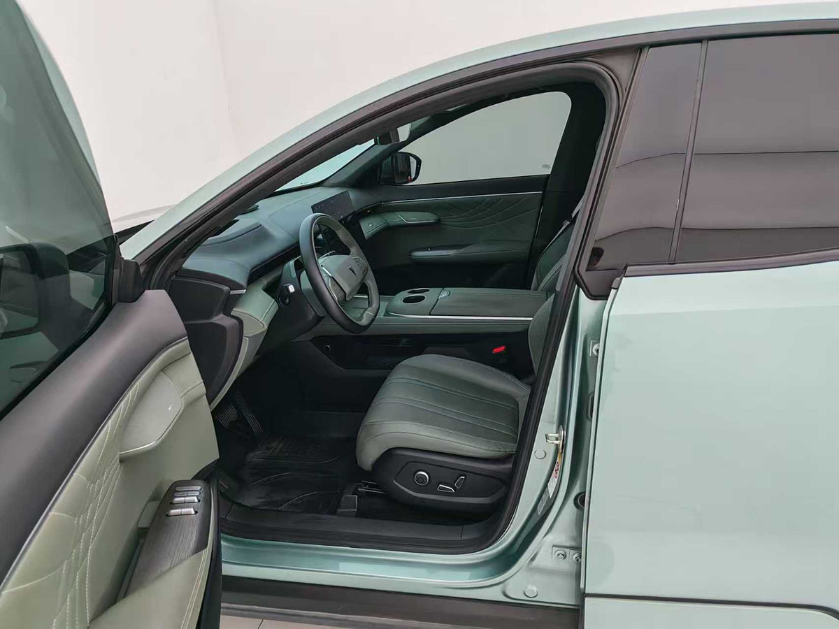 EV dark blue car, dark blue S07 2024 215Max extended range version, EXW price: $14,454