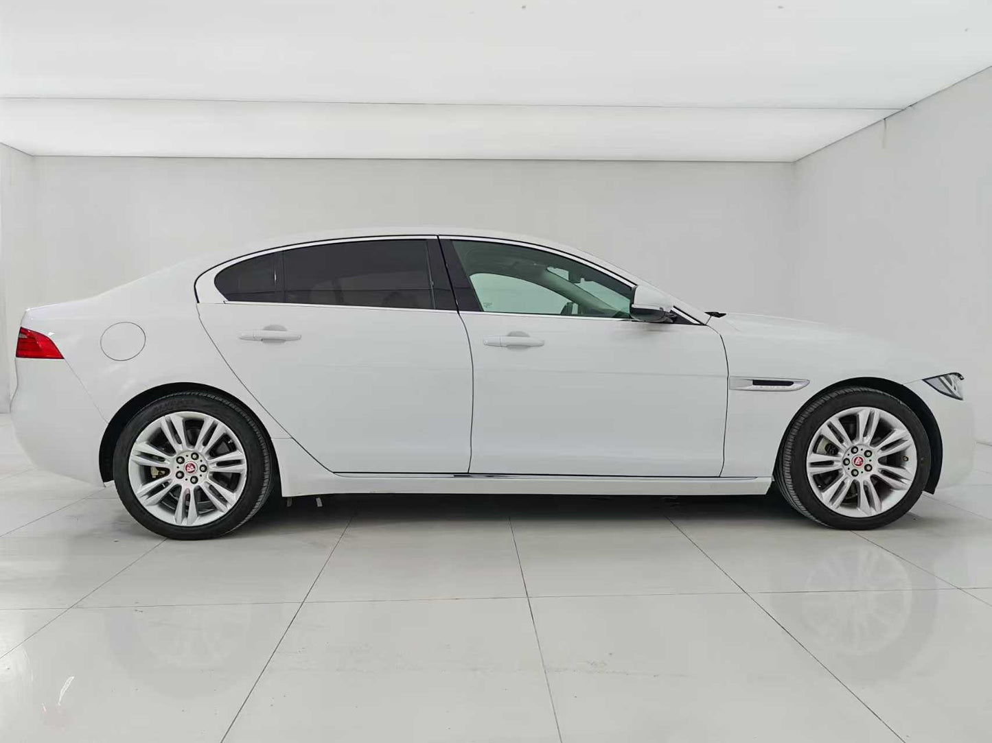 Jaguar XEL 2018 2.0T 200PS Exclusive Edition, EXW price: $10,492