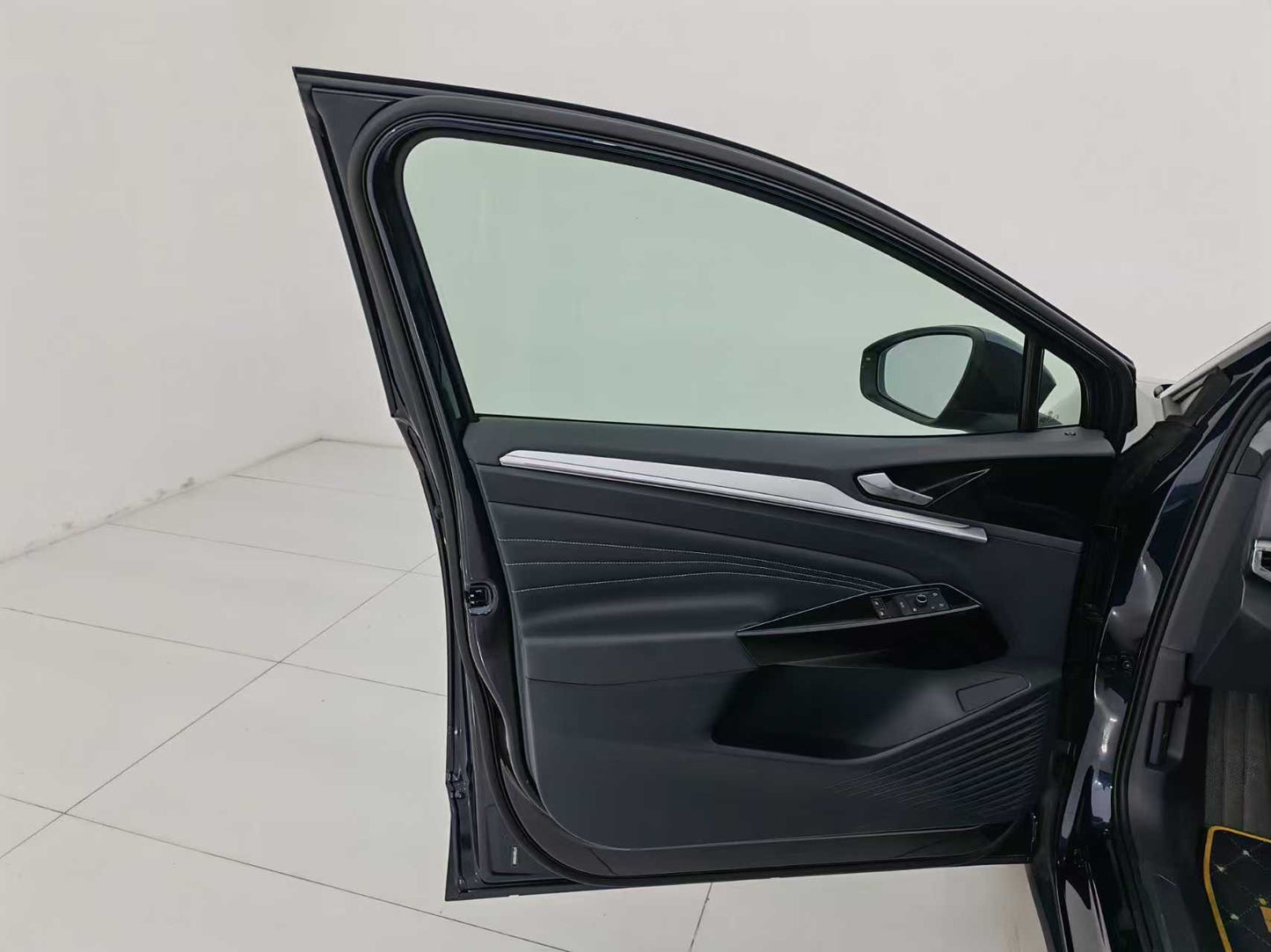 EV Volkswagen ID.4 CROZZ 2025, Exclusive Edition,EXW Price: $15,536