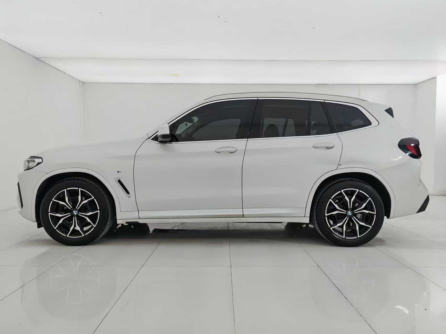 BMW X3 2022 xDrive25i M sports package, 2.0t emissions, EXW price: $26,942