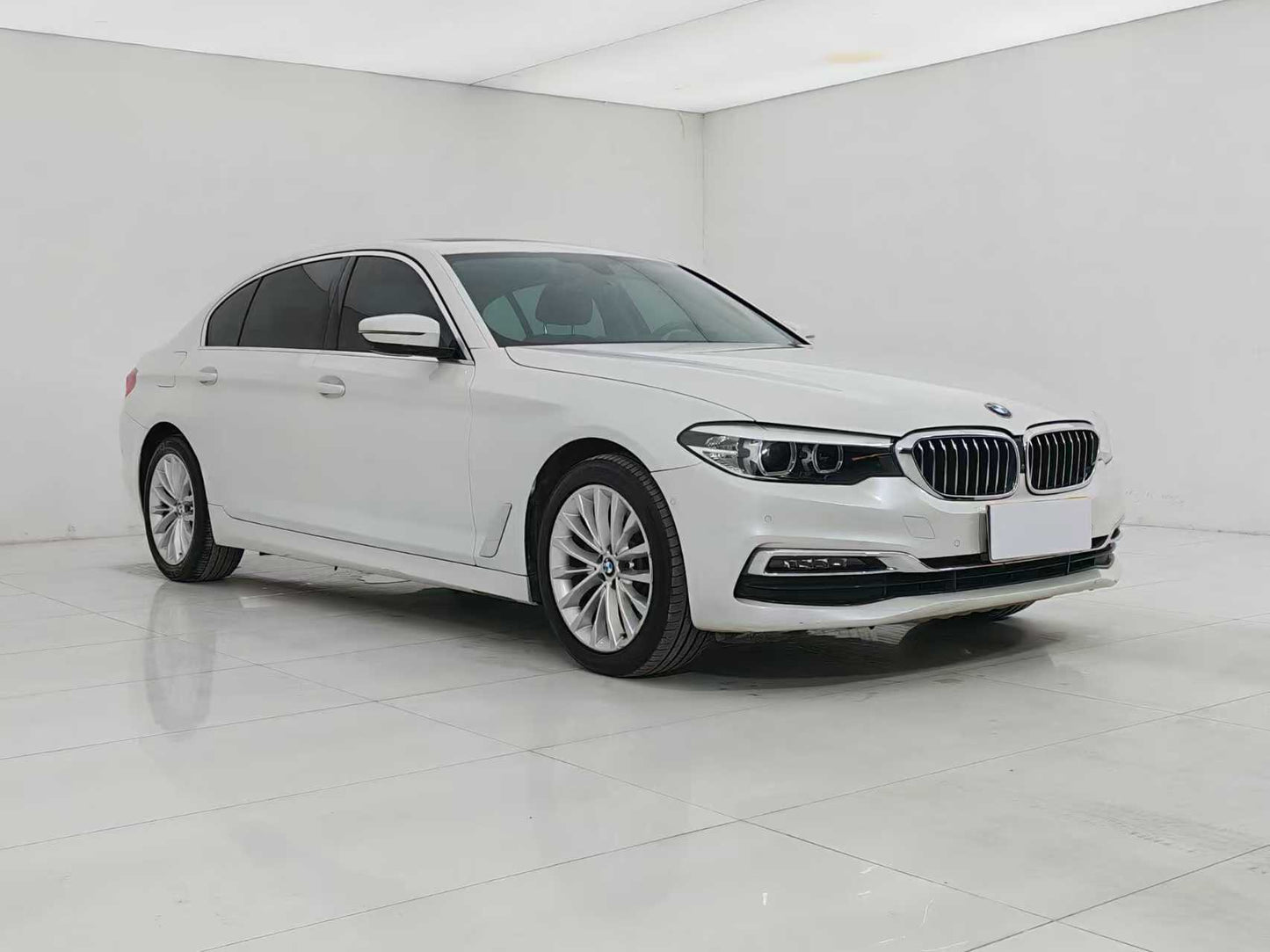 BMW 5 Series 2019 525Li Deluxe Package, 2.0t Emissions, EXW Price: $18,058