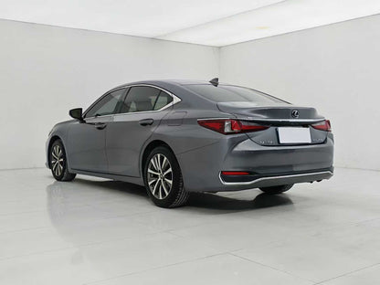 Lexus ES 2018 200 Premier Edition, National V, 2.0L emissions, EXW price: $17,898