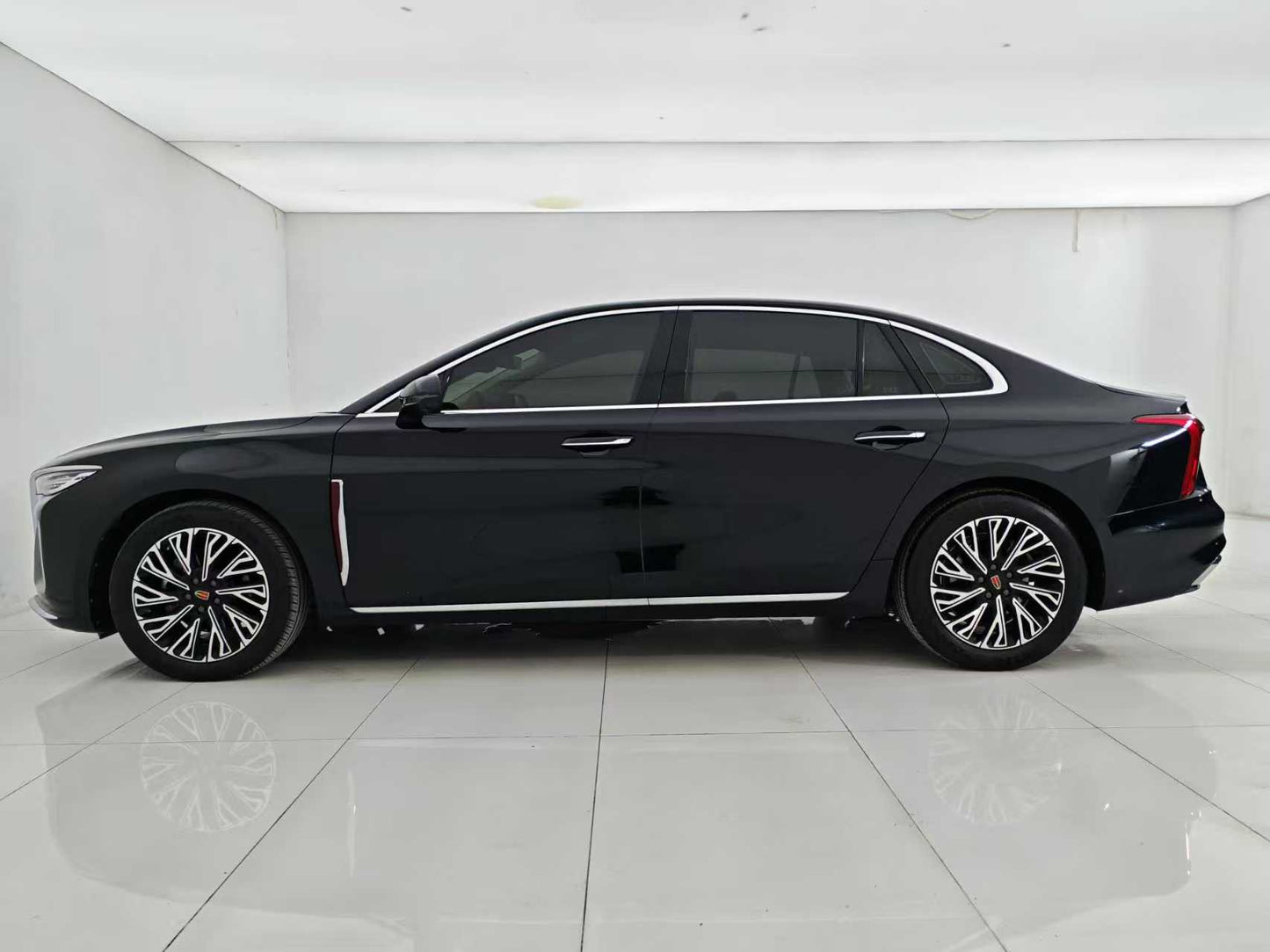 Hongqi H5 2024 2.0T automatic Zhilian flag version, EXW price: $14,198