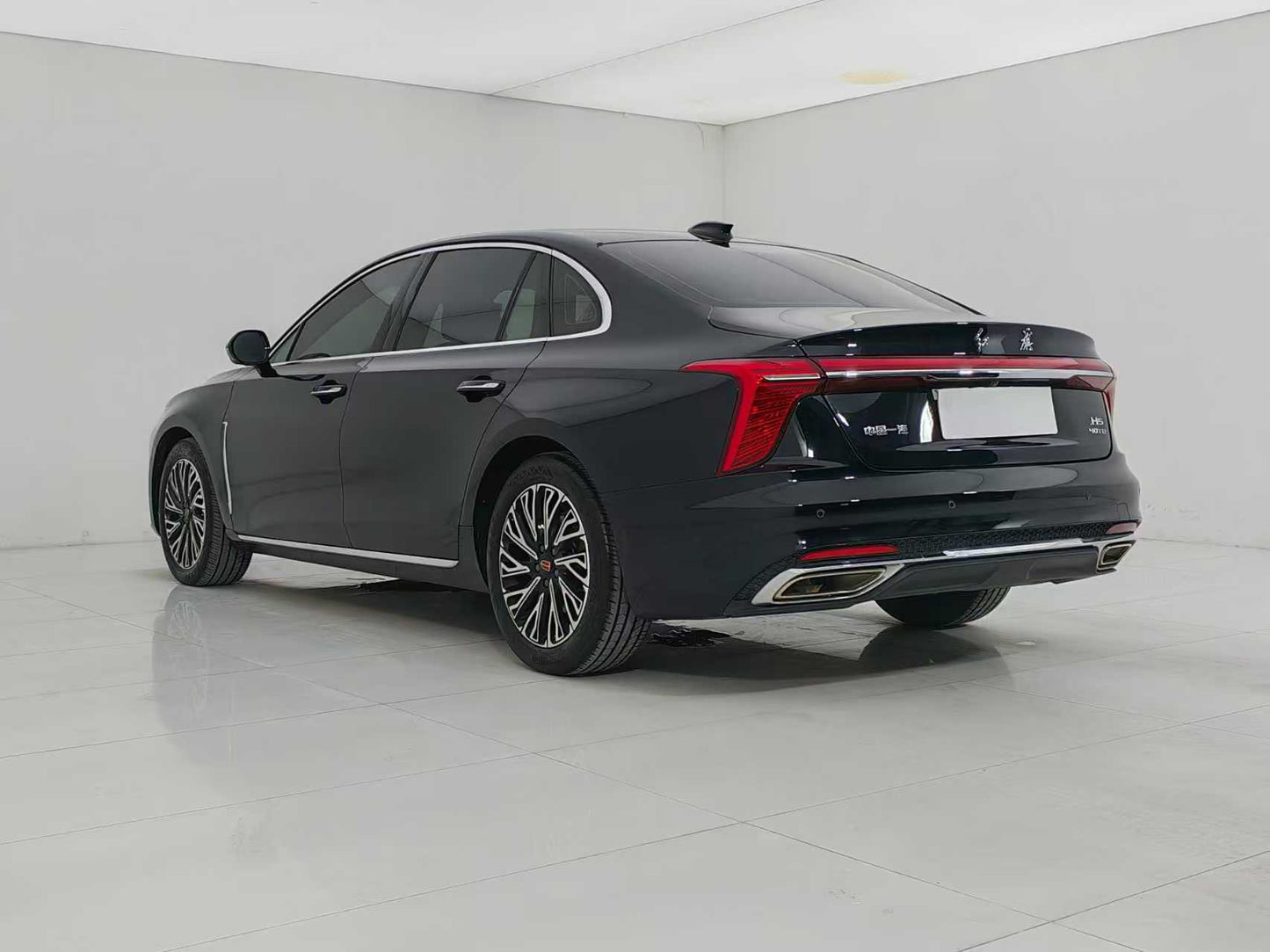 Hongqi H5 2024 2.0T automatic Zhilian flag version, EXW price: $14,198