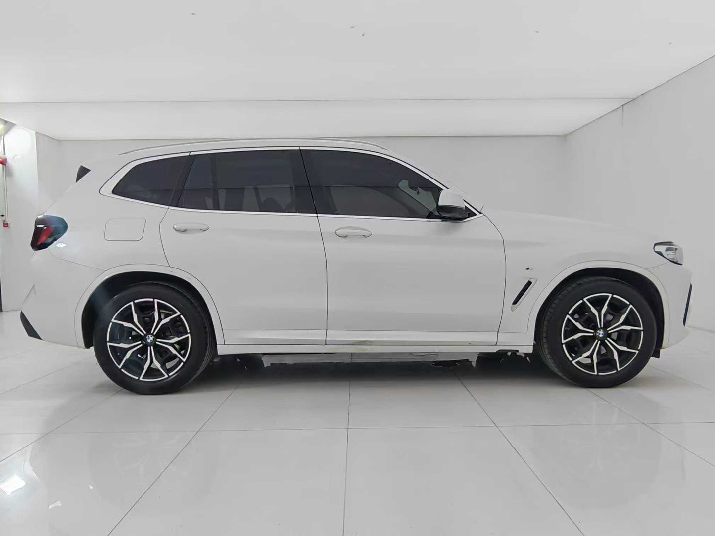 BMW X3 2022 xDrive25i M sports package, 2.0t emissions, EXW price: $26,942
