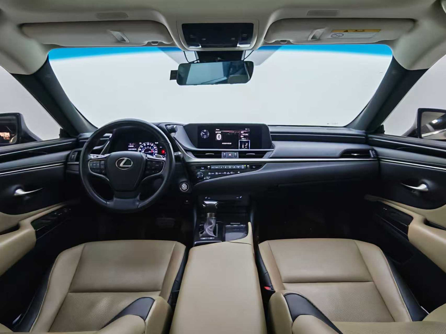 Lexus ES 2018 200 Premier Edition, National V, 2.0L emissions, EXW price: $17,898