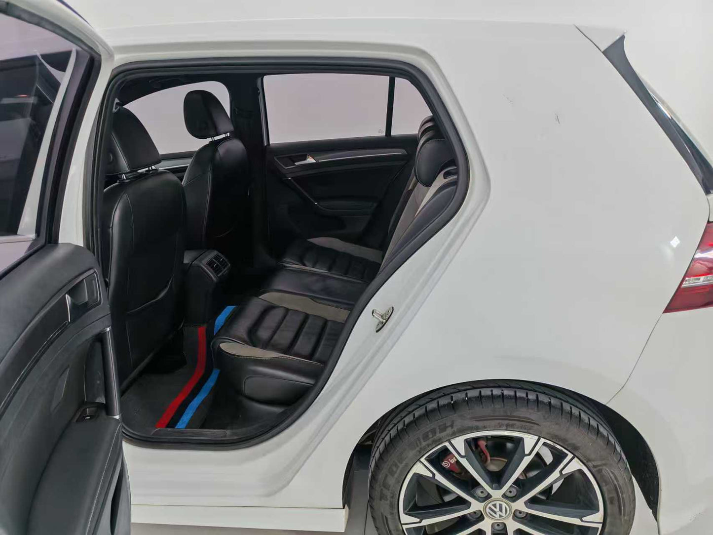 Volkswagen golf 2017 280tsi automatic r-line millionth edition, 1.4t emission, exw price: usd 9,010