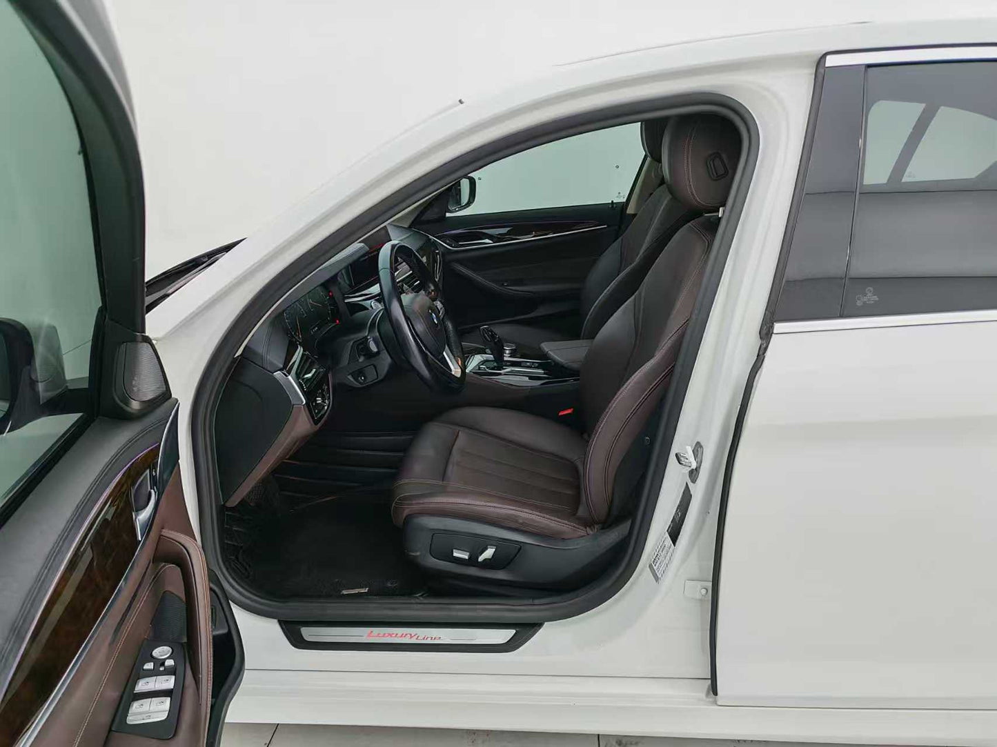 BMW 5 Series 2019 525Li Deluxe Package, 2.0t Emissions, EXW Price: $18,058