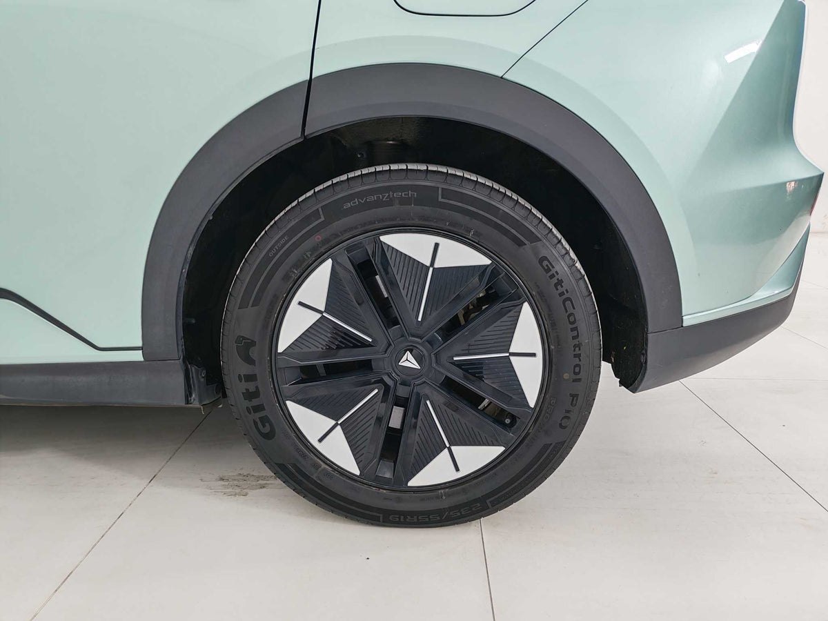 EV dark blue car, dark blue S07 2024 215Max extended range version, EXW price: $14,454