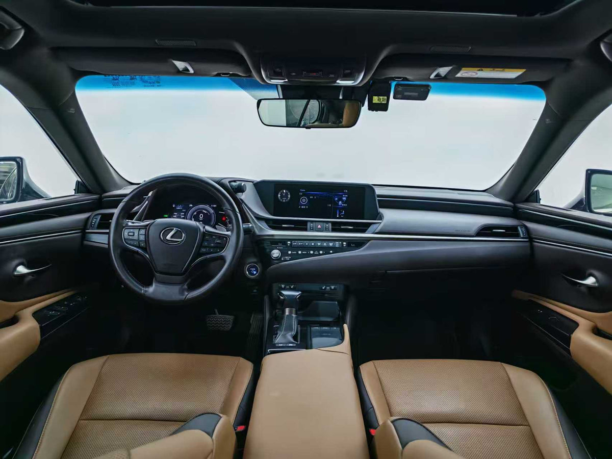 Lexus ES 2021 300h Premier Edition, 2.5l displacement, EXW price: $27,545