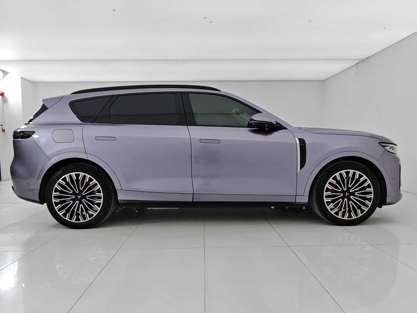 Lantu Auto Lantu FREE 2025 FREE+ AWD Qiankun Edition, EW, EXW price: $25,463