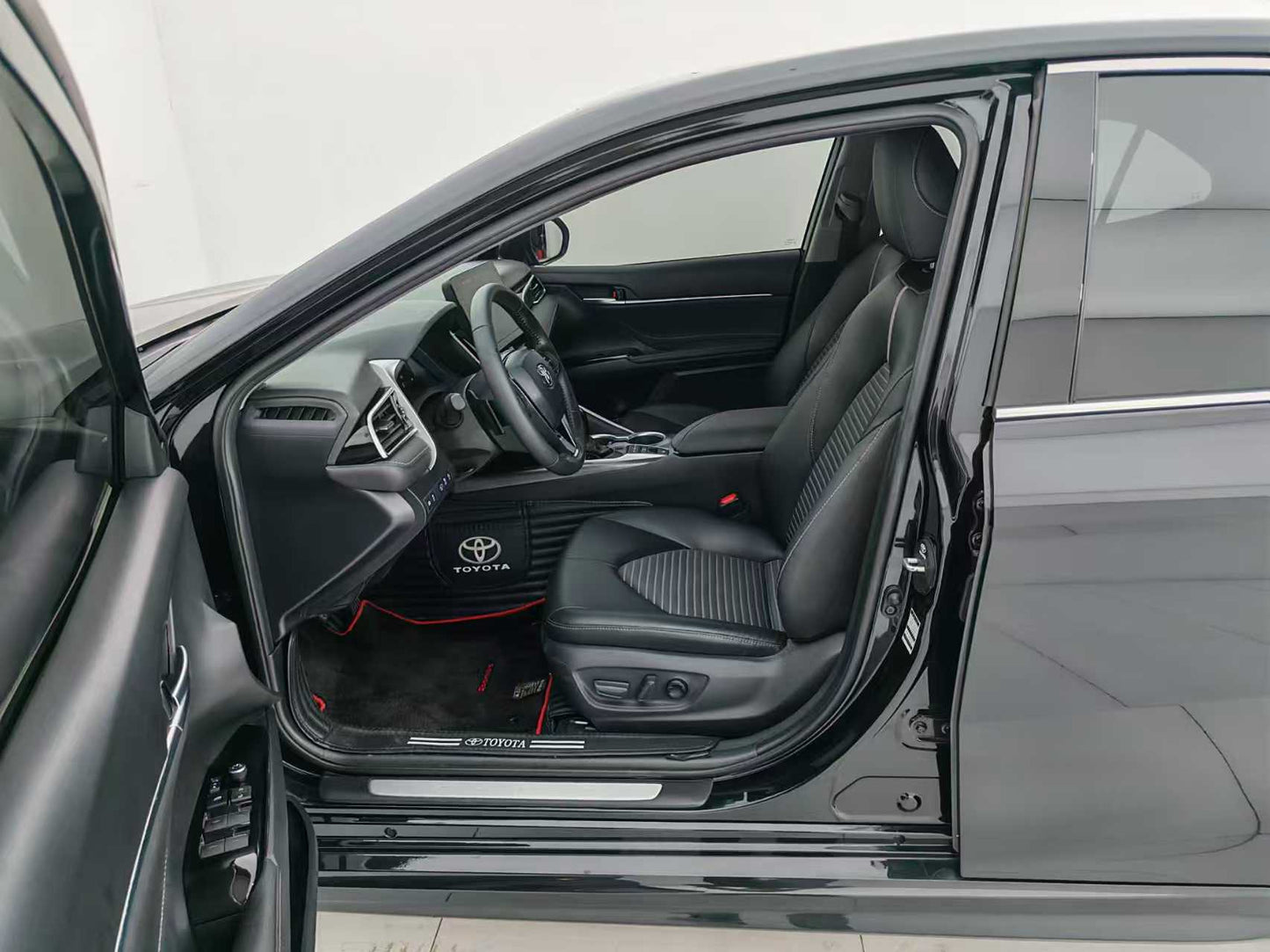 Toyota, Camry 2023 2.5S Knight Edition, 2.5L displacement, EXW price: $18050