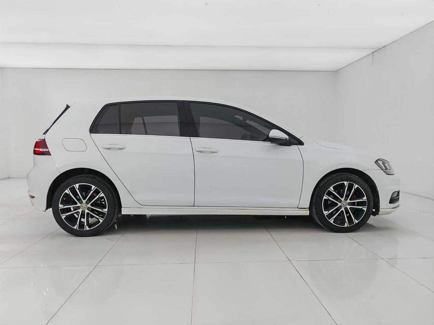 Volkswagen golf 2017 280tsi automatic r-line millionth edition, 1.4t emission, exw price: usd 9,010