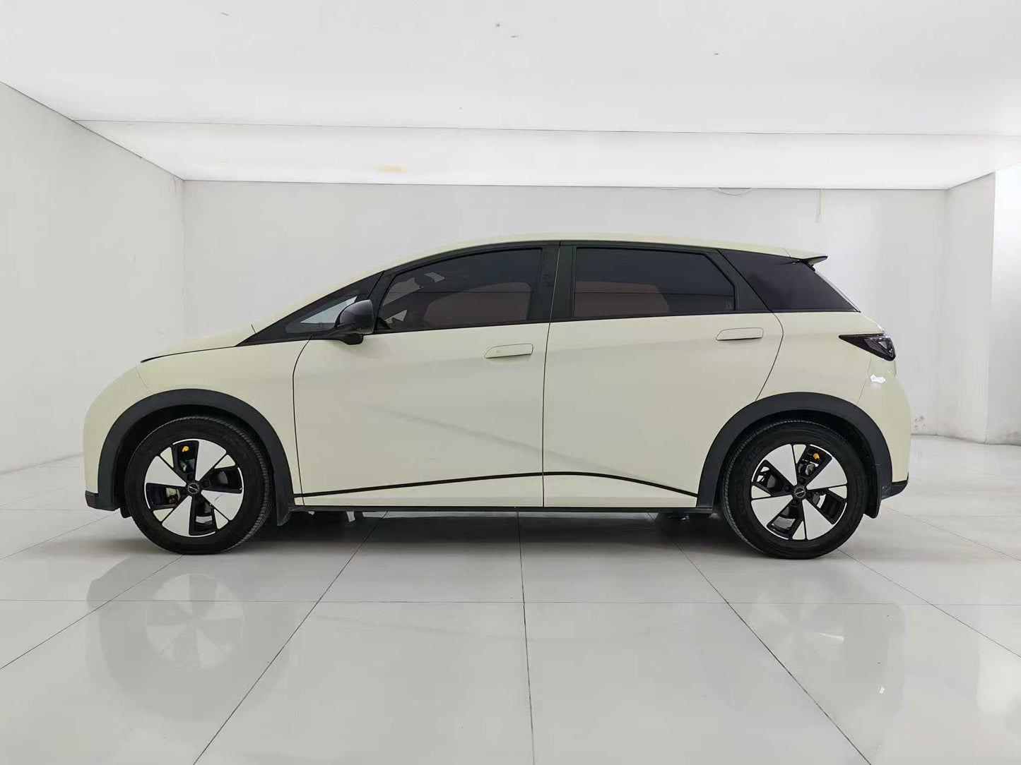 BYD, Dolphin 2023 420km Fashion Edition, EW, EXW Price: $9159