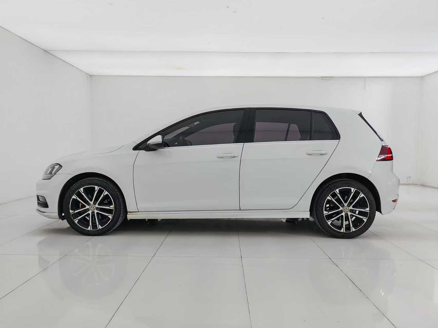 Volkswagen golf 2017 280tsi automatic r-line millionth edition, 1.4t emission, exw price: usd 9,010