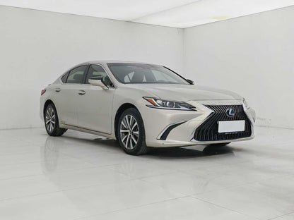Lexus ES 2021 300h Premier Edition, 2.5l displacement, EXW price: $27,545