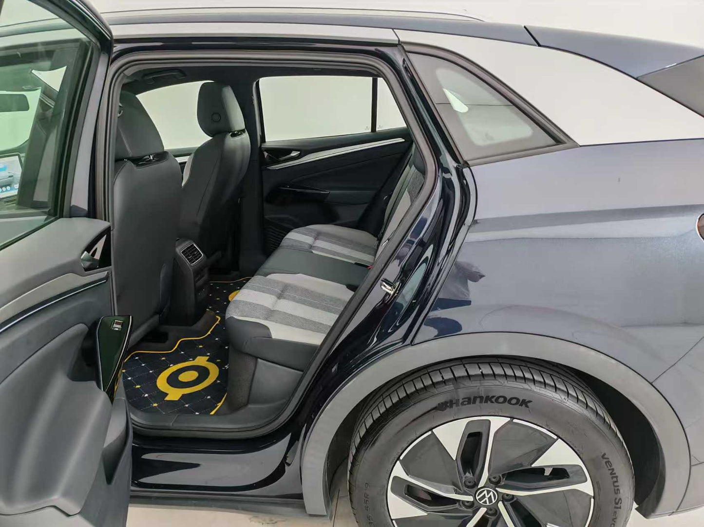 EV Volkswagen ID.4 CROZZ 2025, Exclusive Edition,EXW Price: $15,536