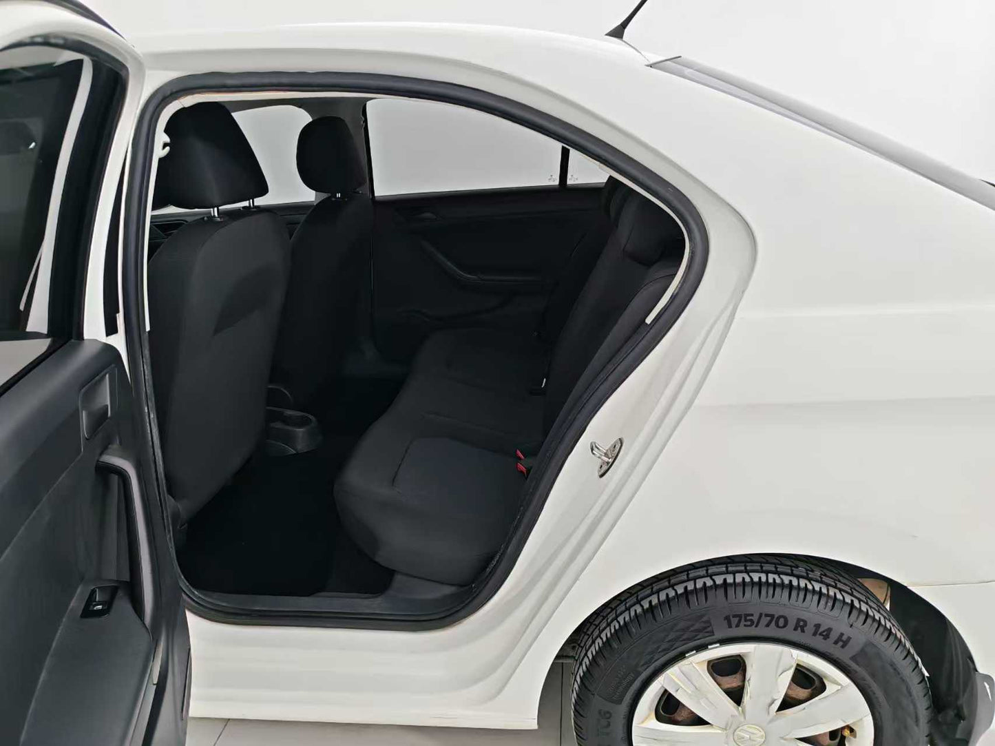 Volkswagen, Jetta 2015 1.6L Automatic Fashion, EXW Price: $3,231