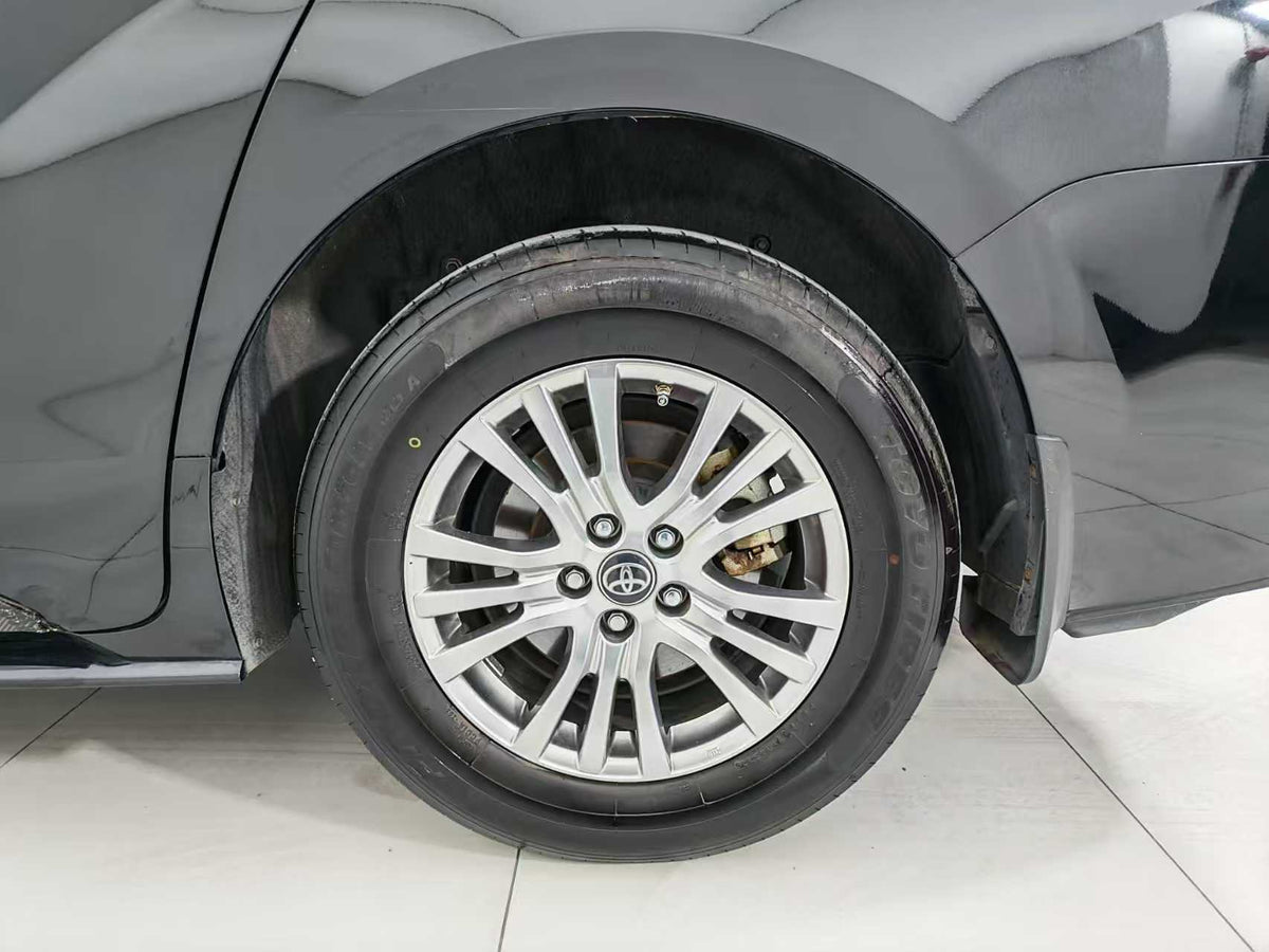 Toyota, Saina SIENNA 2021 2.5L Hybrid, Deluxe Edition, EXW Price: $31,132
