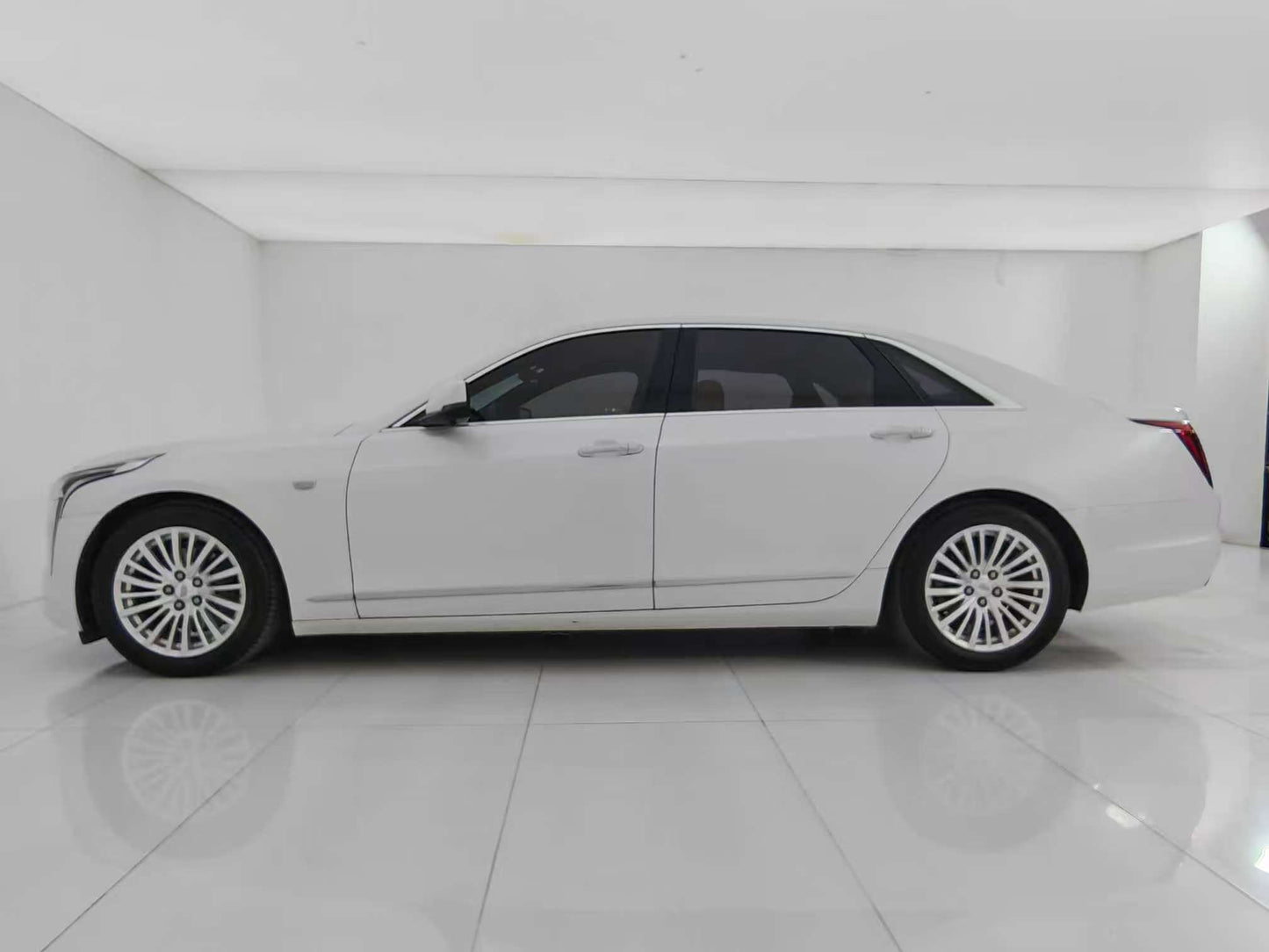 Cadillac CT6 2019 28T fashion model, 2.0t displacement, $15,833