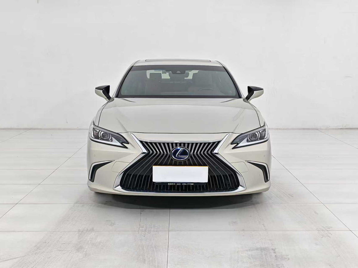 Lexus ES 2021 300h Premier Edition, 2.5l displacement, EXW price: $27,545