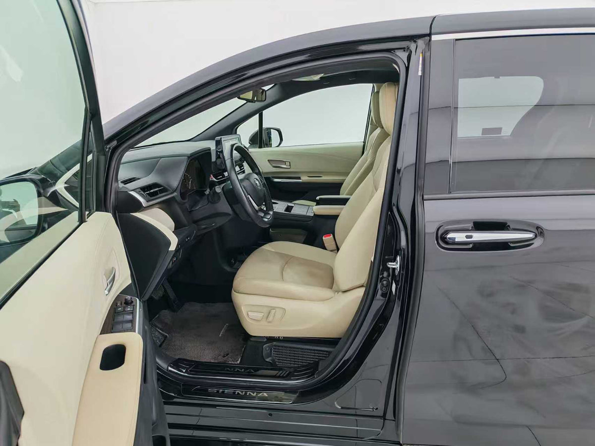 Toyota, Saina SIENNA 2021 2.5L Hybrid, Deluxe Edition, EXW Price: $31,132