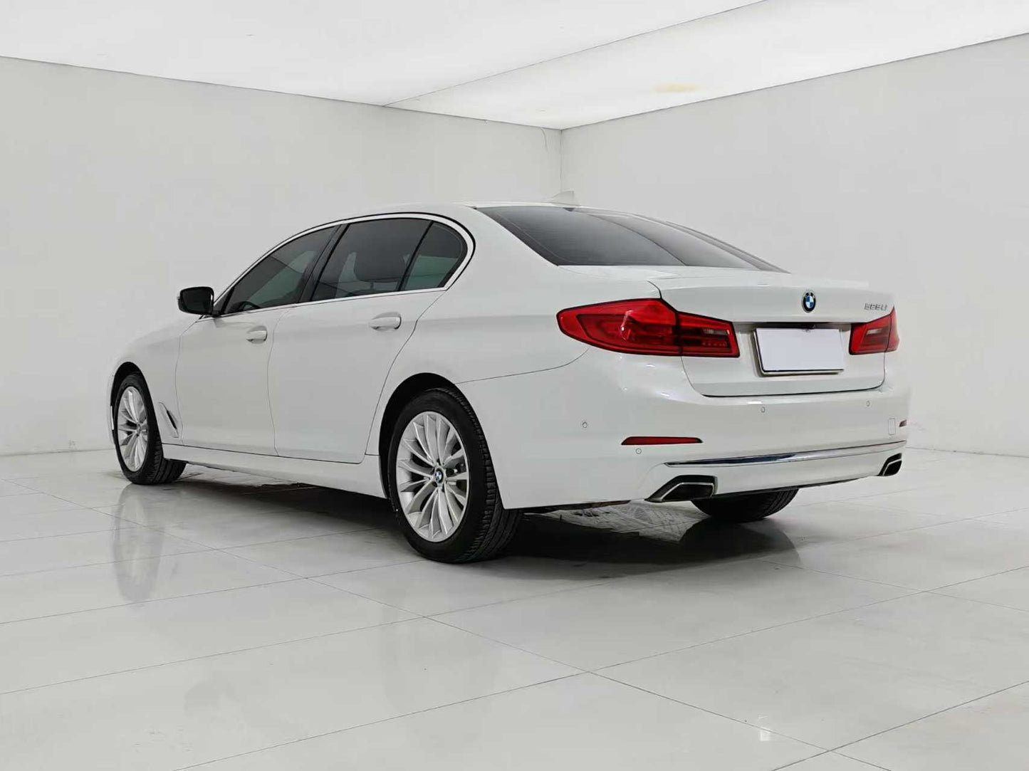 BMW 5 Series 2019 525Li Deluxe Package, 2.0t Emissions, EXW Price: $18,058