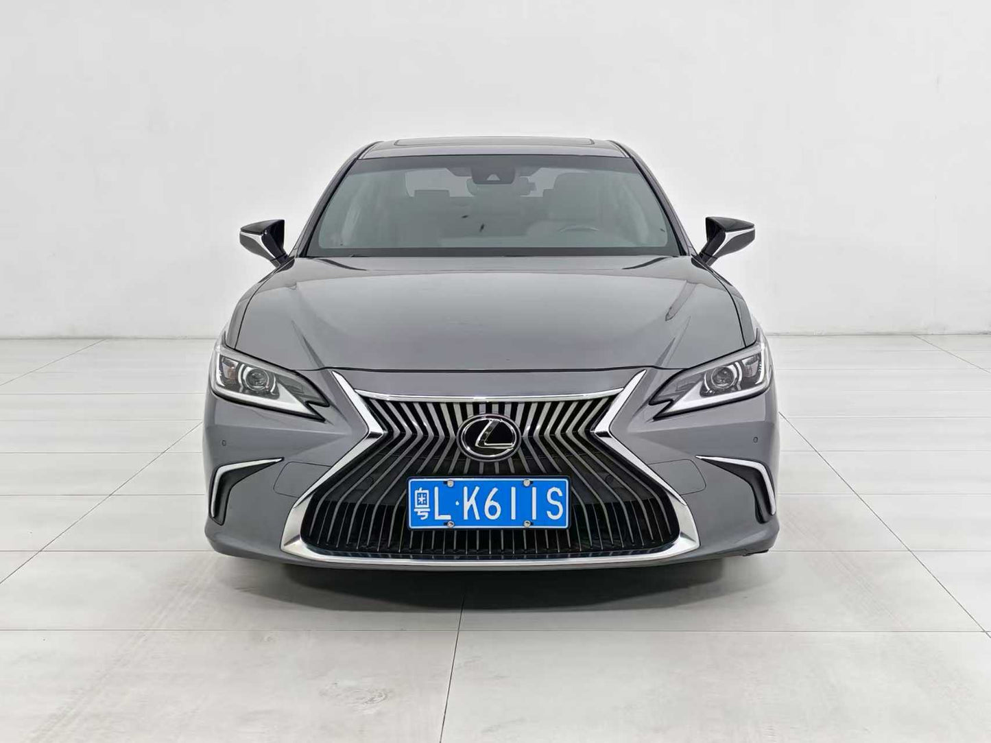 Lexus ES 2018 200 Premier Edition, National V, 2.0L emissions, EXW price: $17,898