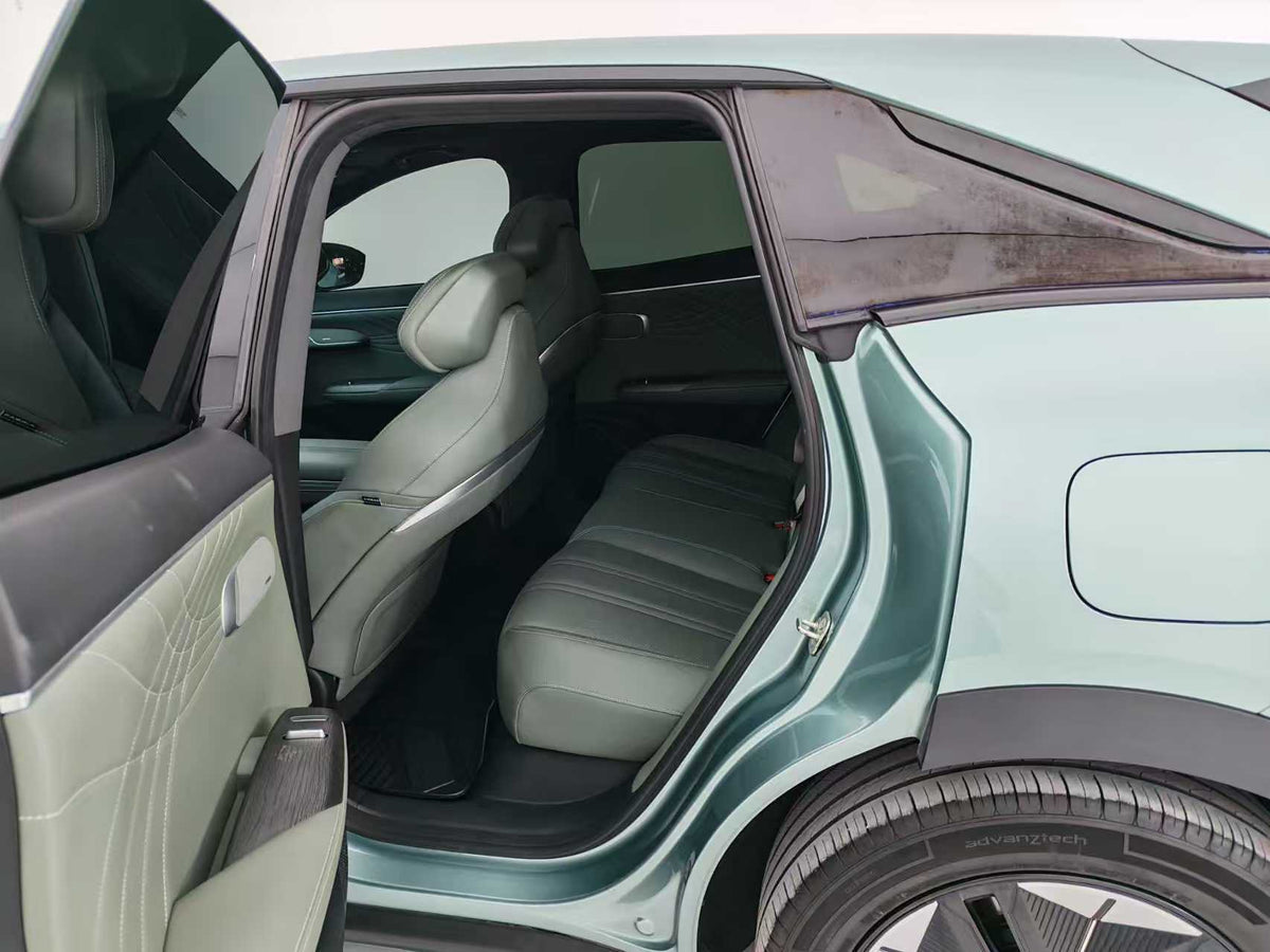 EV dark blue car, dark blue S07 2024 215Max extended range version, EXW price: $14,454