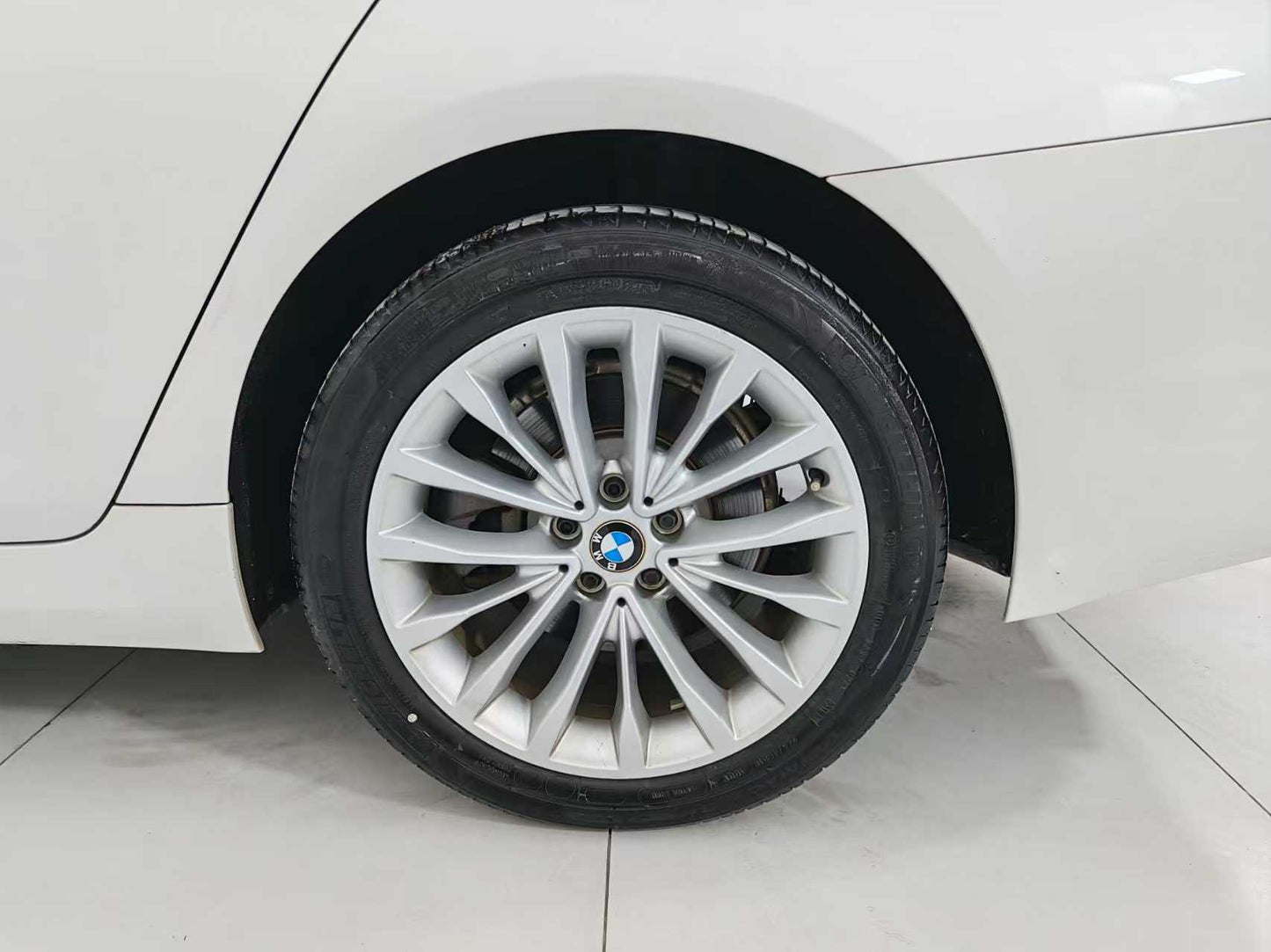 BMW 5 Series 2019 525Li Deluxe Package, 2.0t Emissions, EXW Price: $18,058