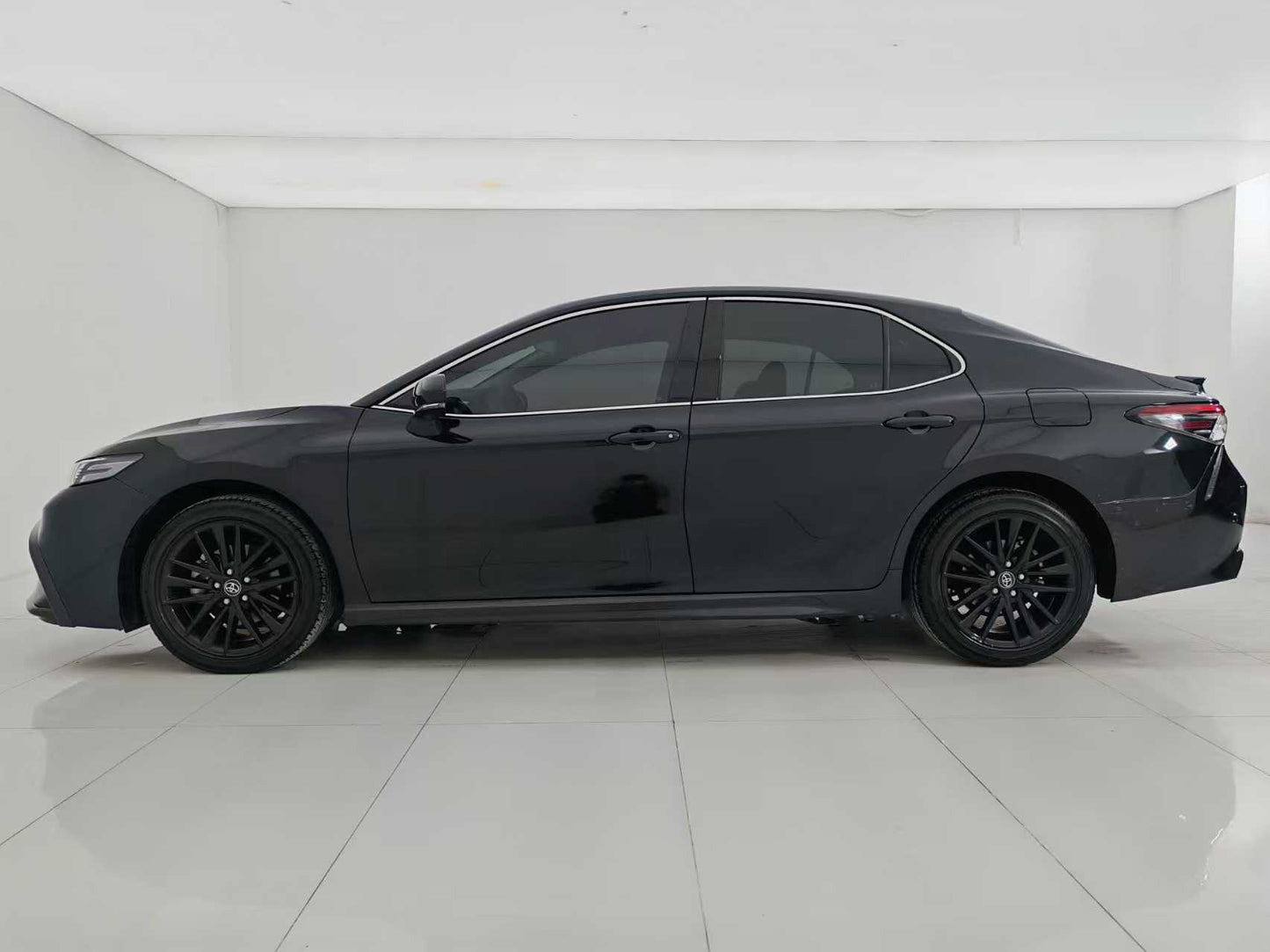 Toyota, Camry 2023 2.5S Knight Edition, 2.5L displacement, EXW price: $18050