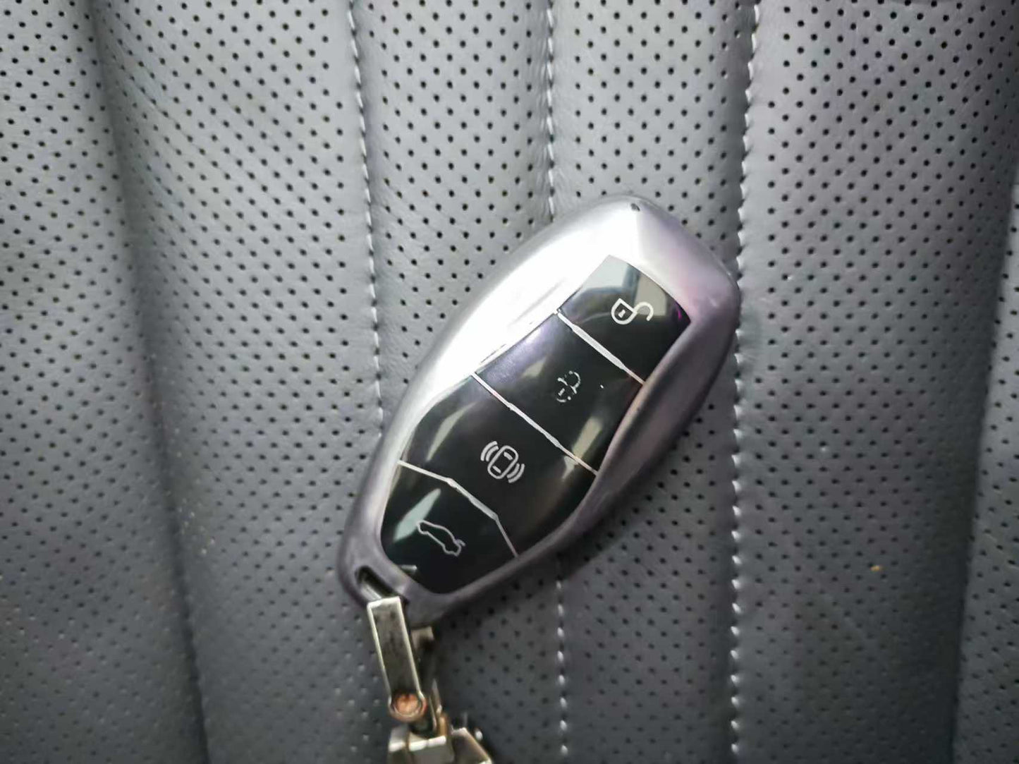 Hongqi H5 2024 2.0T automatic Zhilian flag version, EXW price: $14,198