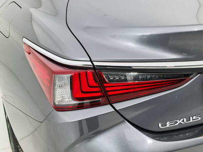 Lexus ES 2018 200 Premier Edition, National V, 2.0L emissions, EXW price: $17,898