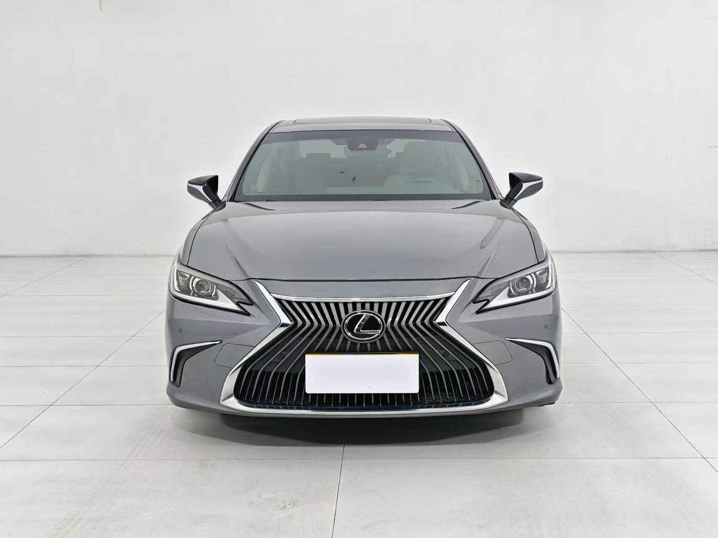 Lexus ES 2018 200 Premier Edition, National V, 2.0L emissions, EXW price: $17,898