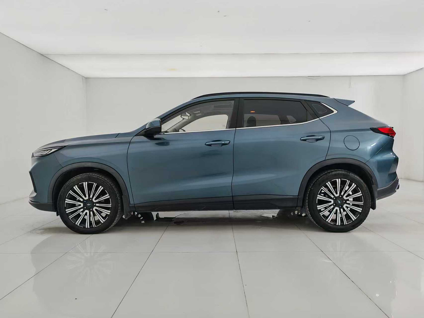 Changan Auchan X5 2021 1.6L CVT Exclusive, EXW price; $6861