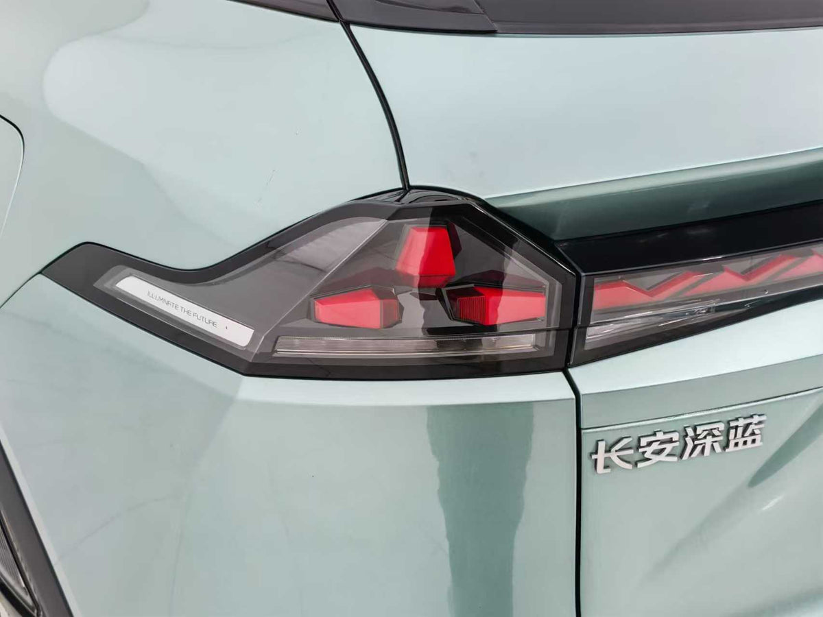 EV dark blue car, dark blue S07 2024 215Max extended range version, EXW price: $14,454