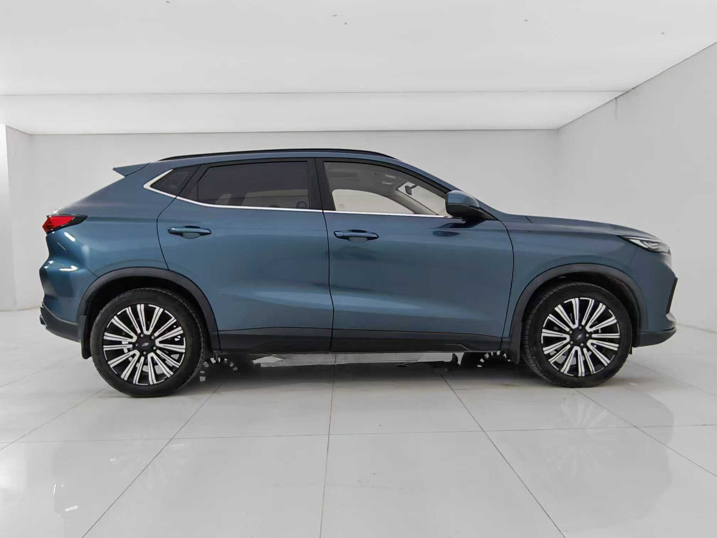Changan Auchan X5 2021 1.6L CVT Exclusive, EXW price; $6861