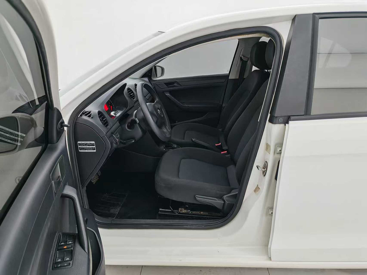 Volkswagen, Jetta 2015 1.6L Automatic Fashion, EXW Price: $3,231