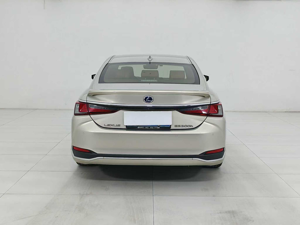 Lexus ES 2021 300h Premier Edition, 2.5l displacement, EXW price: $27,545