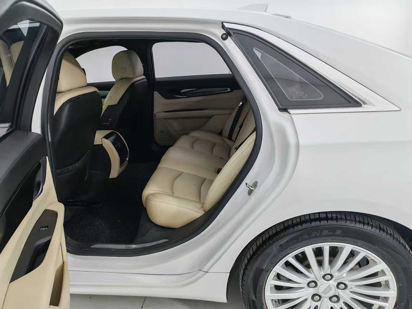 Cadillac CT6 2019 28T fashion model, 2.0t displacement, $15,833