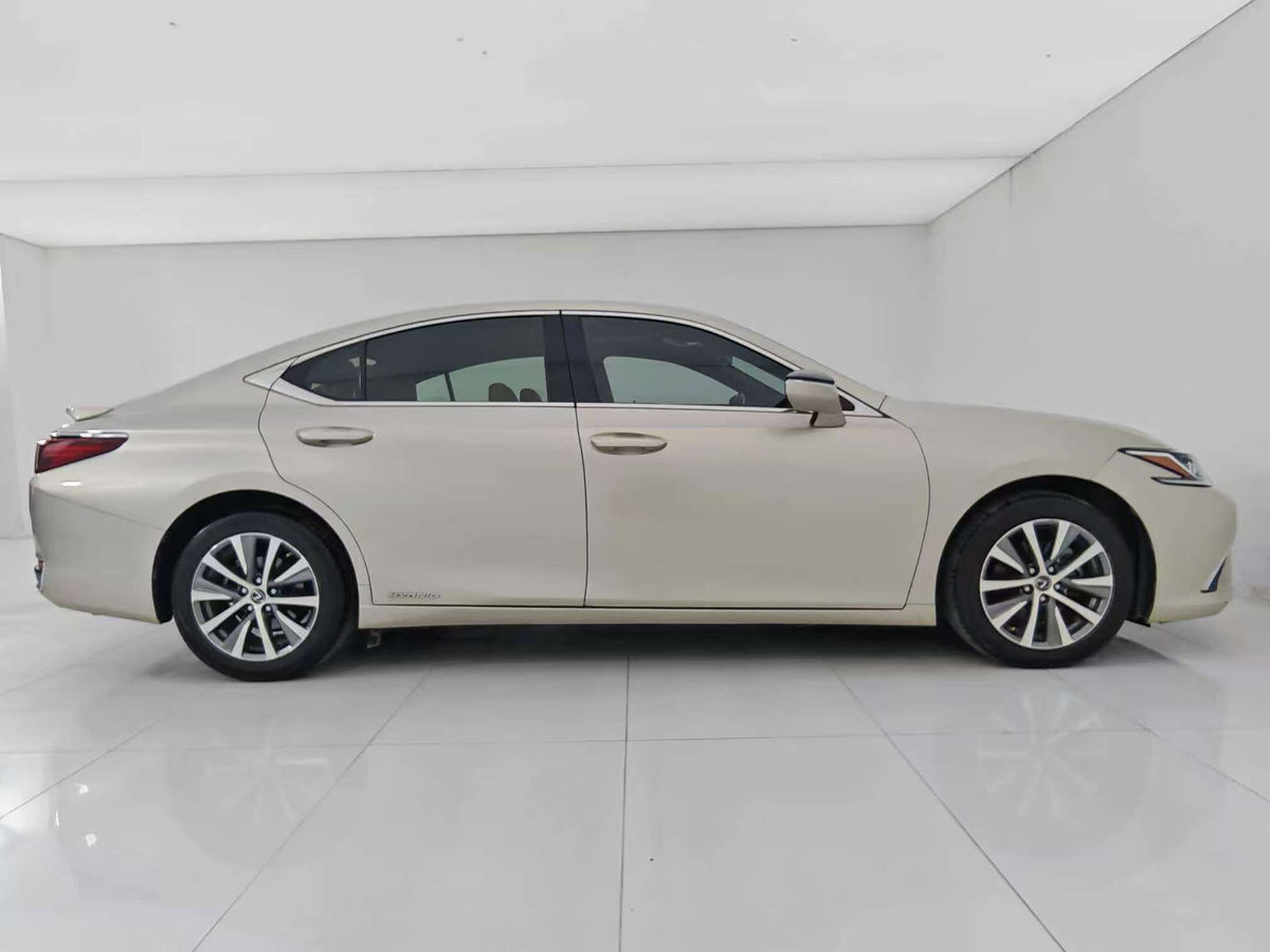 Lexus ES 2021 300h Premier Edition, 2.5l displacement, EXW price: $27,545