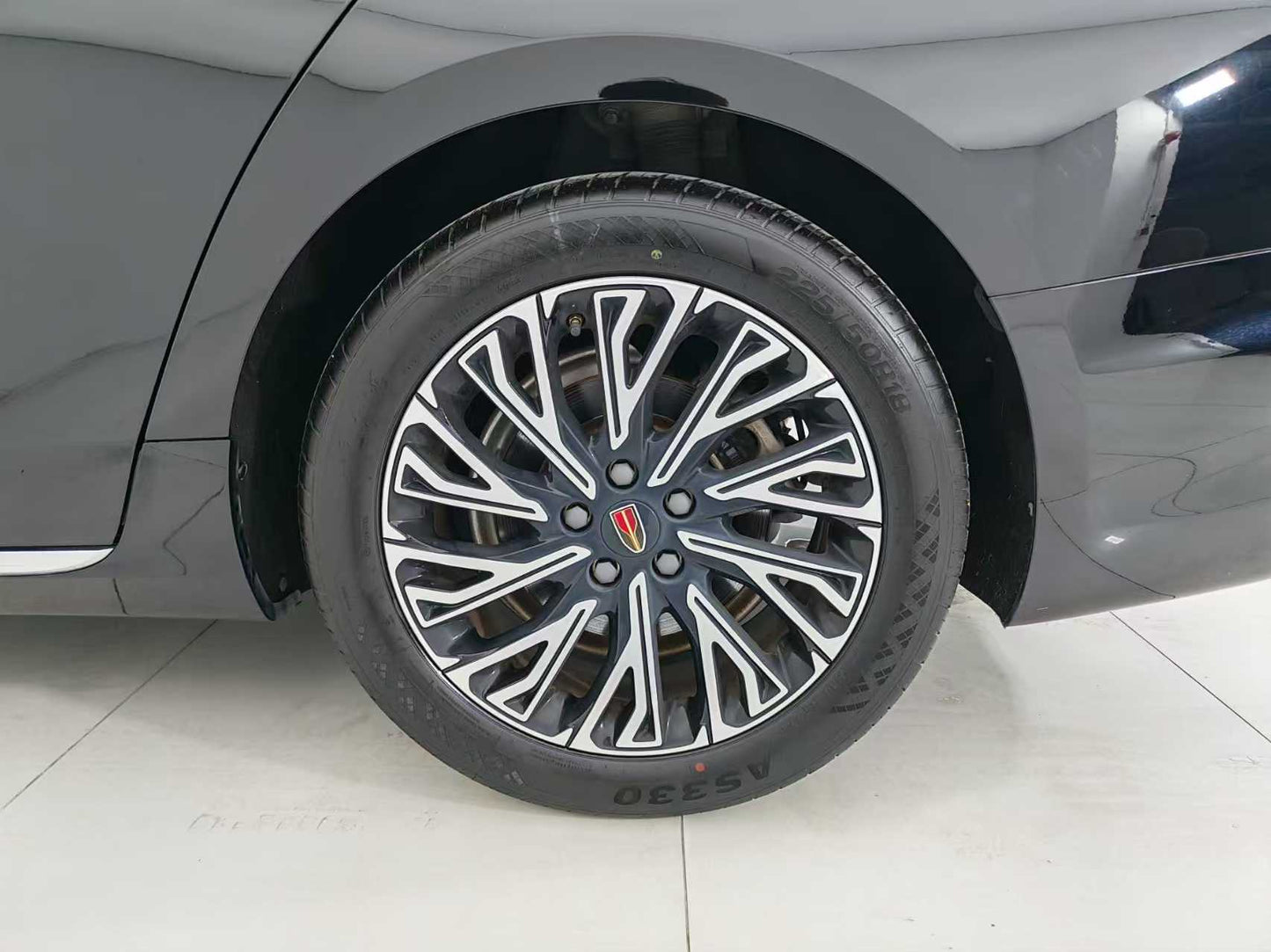 Hongqi H5 2024 2.0T automatic Zhilian flag version, EXW price: $14,198