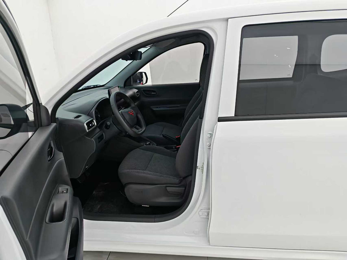 EV Wuling Automobile, Wuling Hongguang New Energy 2024, pure electric version 300KM standard type, EXW price: $8570