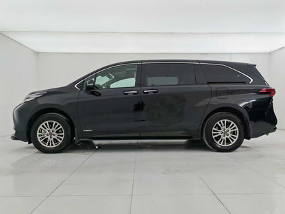 Toyota, Saina SIENNA 2021 2.5L Hybrid, Deluxe Edition, EXW Price: $31,132