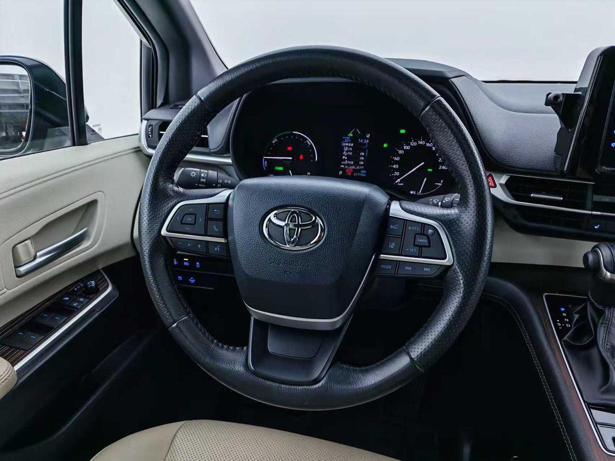 Toyota, Saina SIENNA 2021 2.5L Hybrid, Deluxe Edition, EXW Price: $31,132
